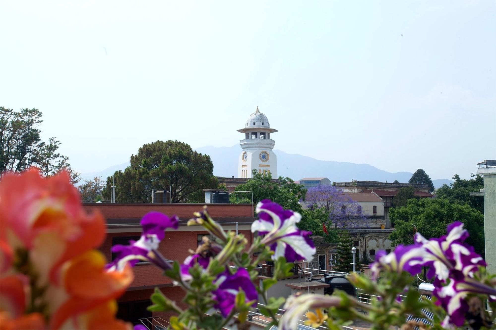 Hotel Holiday Taj Kathmandu Exteriör bild