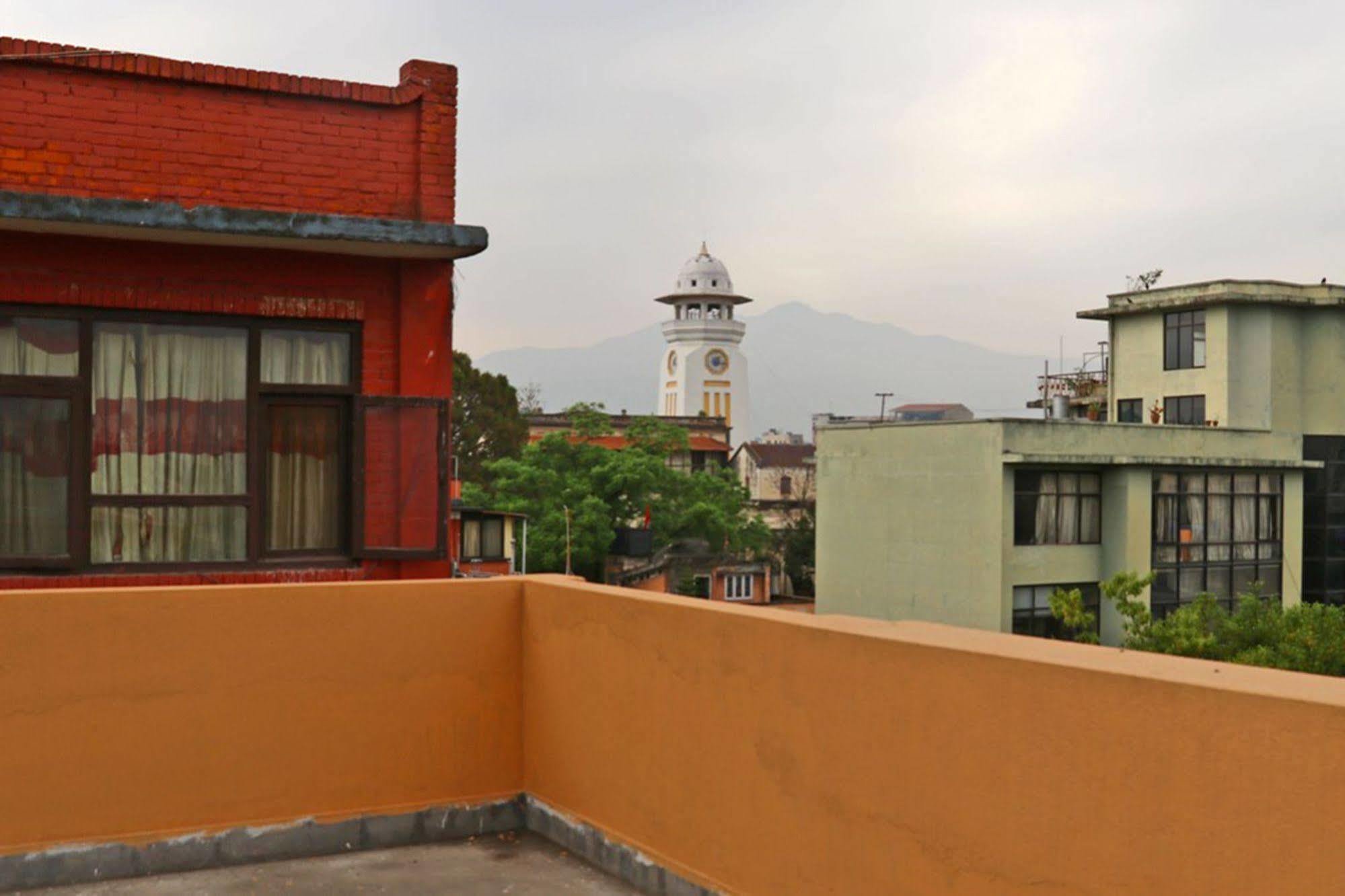 Hotel Holiday Taj Kathmandu Exteriör bild
